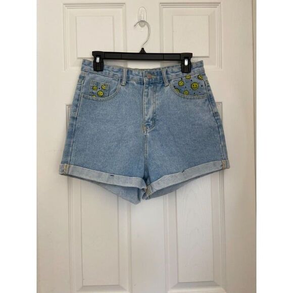 Vintage Jean Shorts with Smiley Face (Medium) - Picture 3 of 5